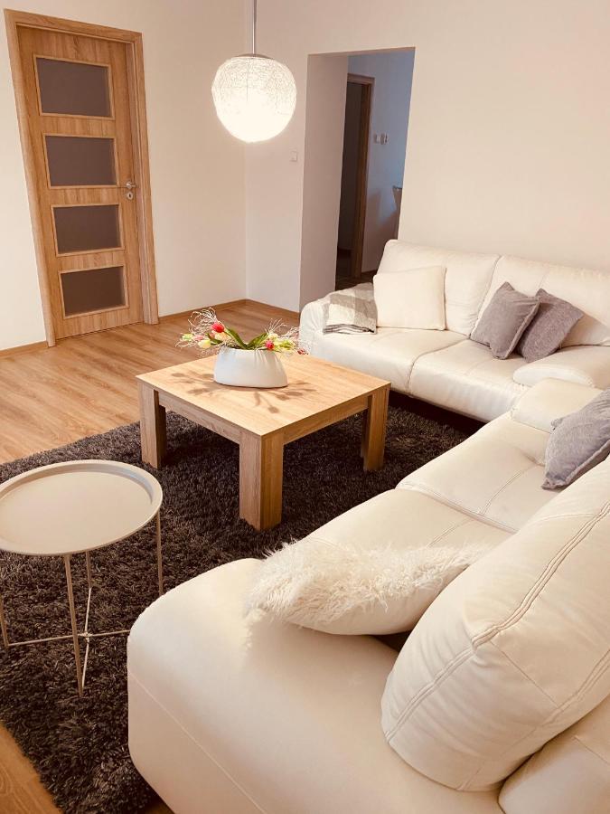 אוסטרבה Trio Apartments מראה חיצוני תמונה