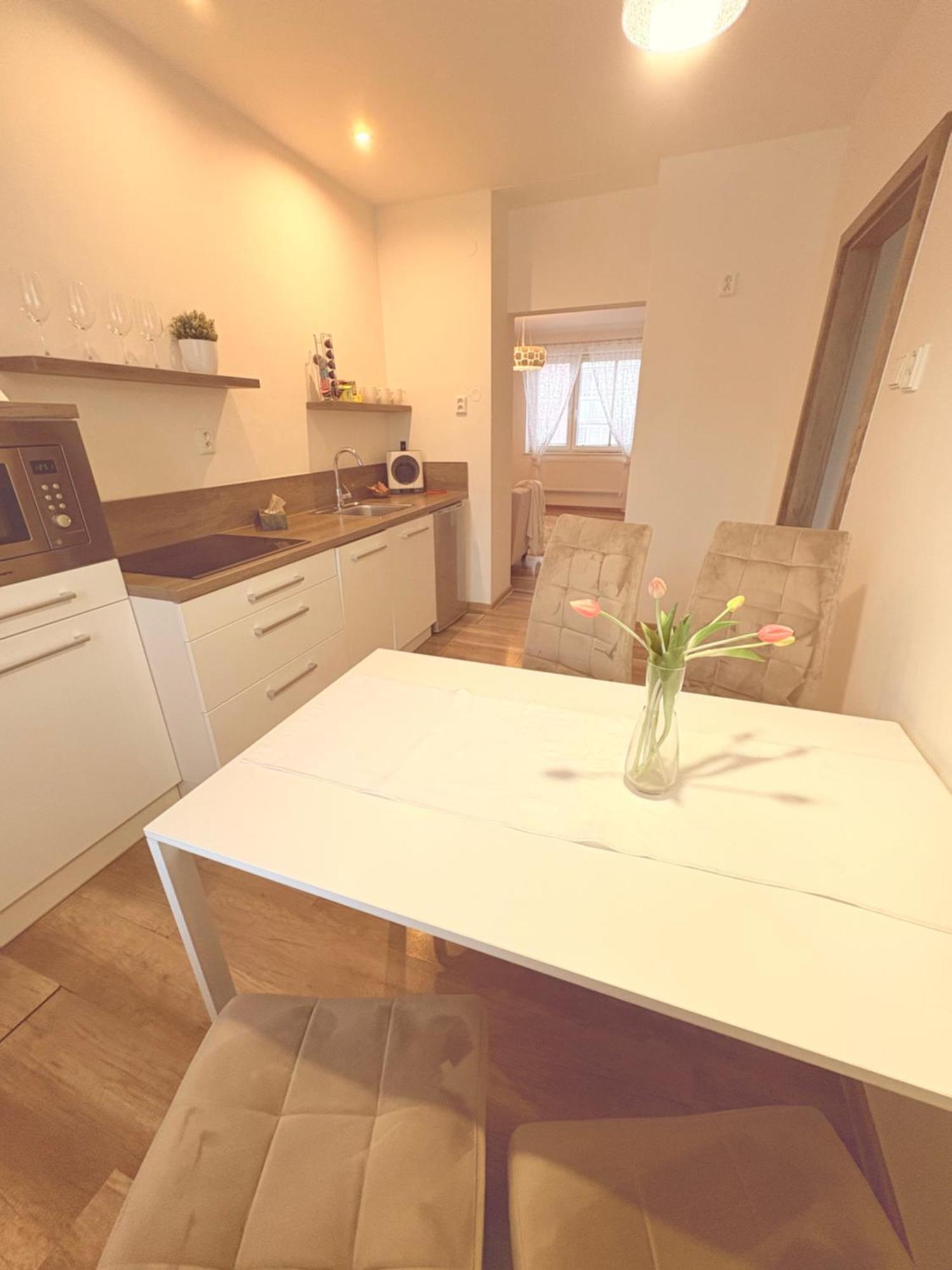 אוסטרבה Trio Apartments מראה חיצוני תמונה