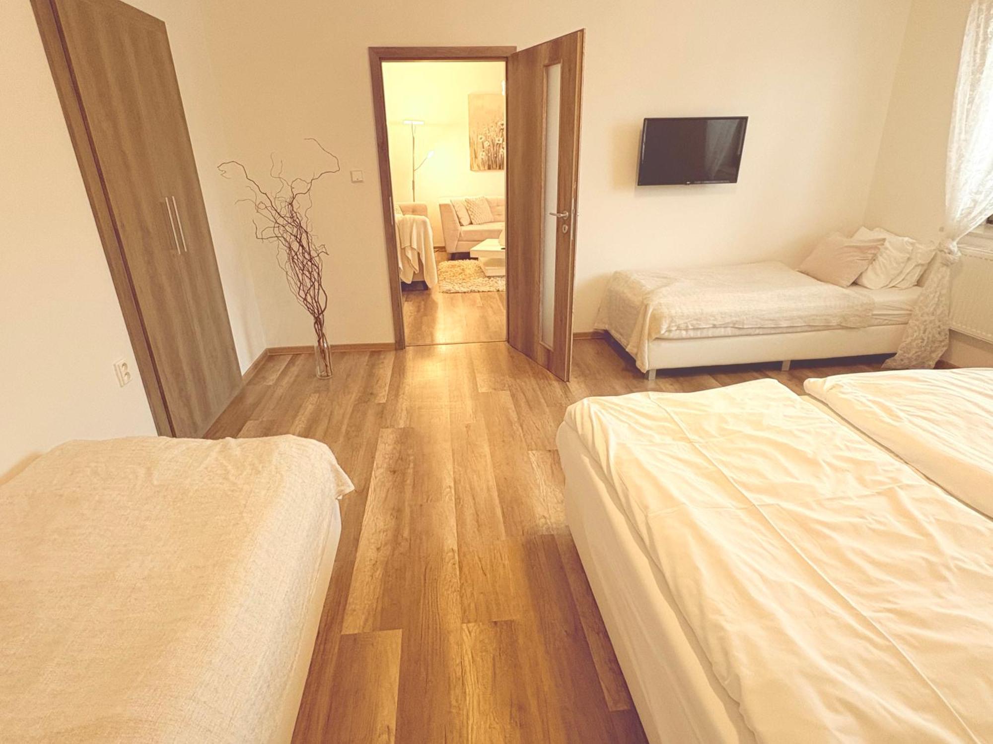אוסטרבה Trio Apartments מראה חיצוני תמונה