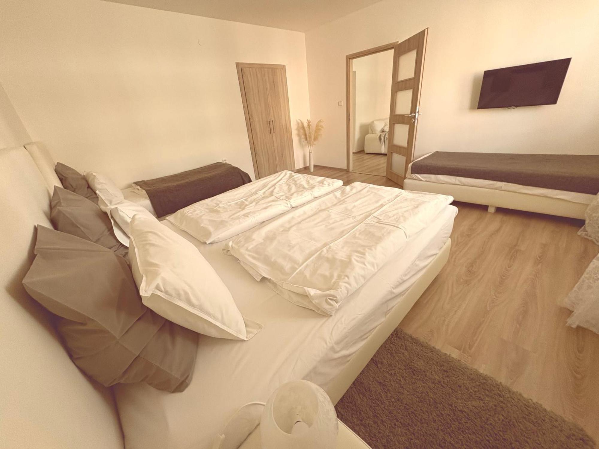 אוסטרבה Trio Apartments מראה חיצוני תמונה